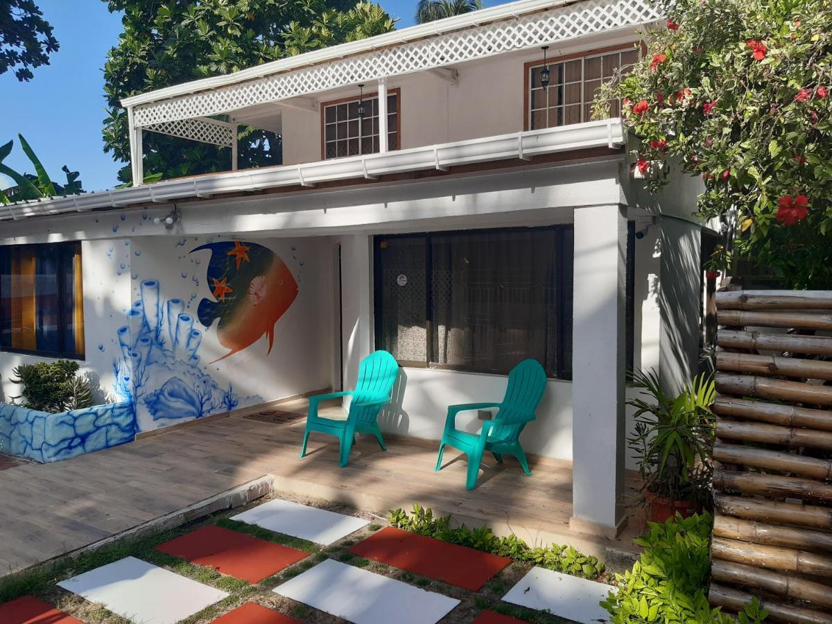 Joebi'S House Walking Distance To Rocky Cay Beach Ideal For Families Or Groups Buenavista  Kültér fotó