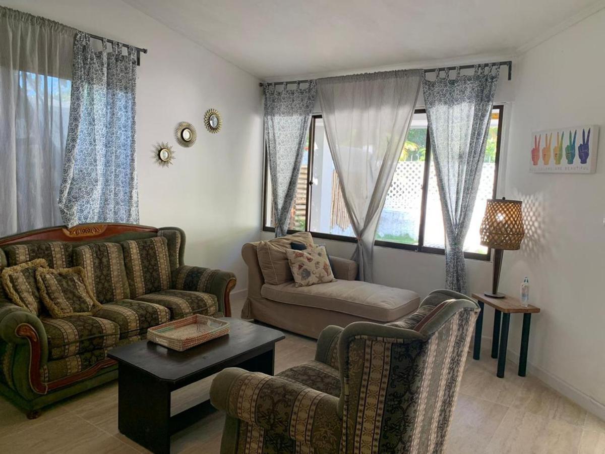 Joebi'S House Walking Distance To Rocky Cay Beach Ideal For Families Or Groups Buenavista  Kültér fotó